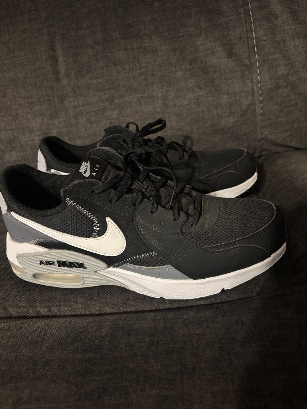 Nike Men's Black and White Air Max Excee Low-Top Sneakers